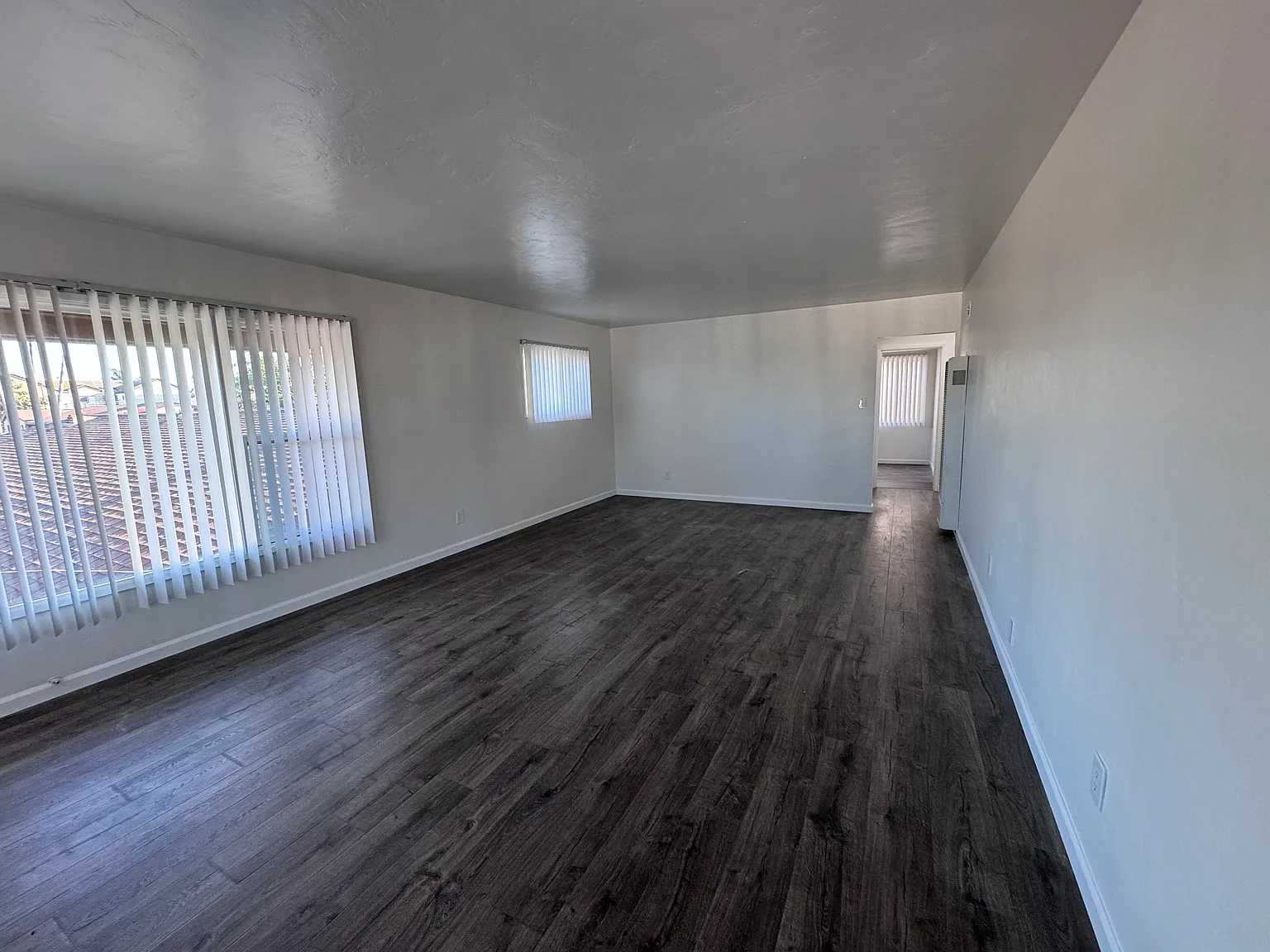 4220 Noyes St — Photo 2