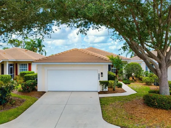 880 Chalmers Dr #880, Venice, FL 34293
