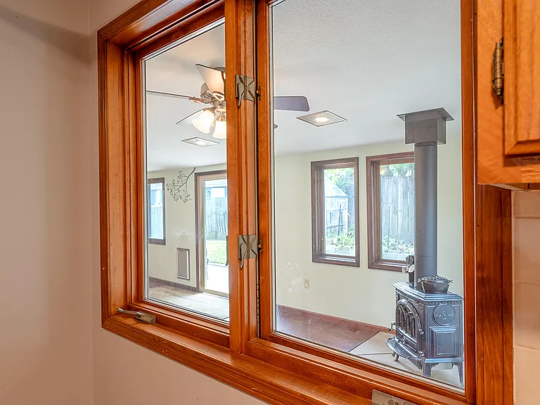 2301 Winchester Dr — Photo 9