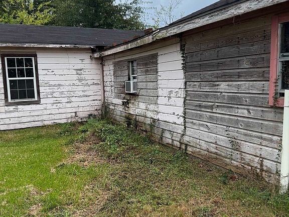 4th image of 2082 Primrose St
