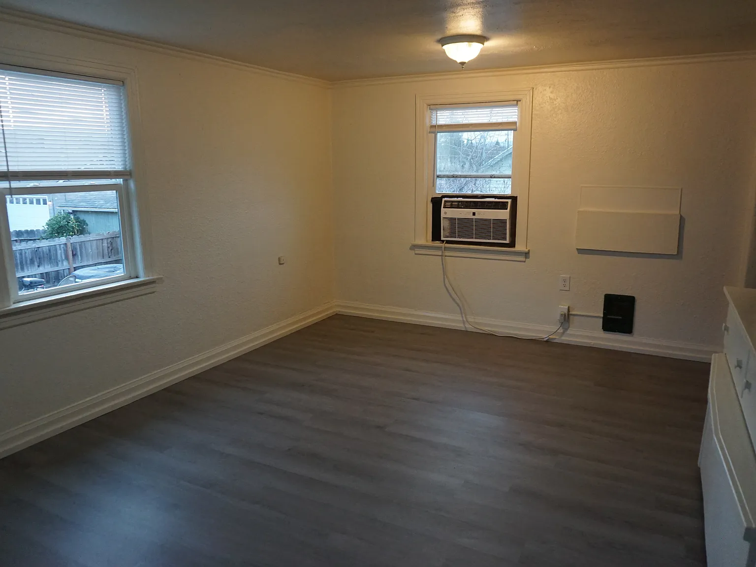 Studio, $995 — Photo 2