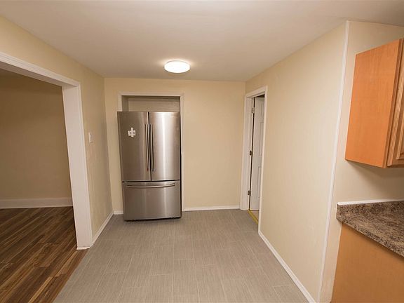 5th image of 413 Broadway