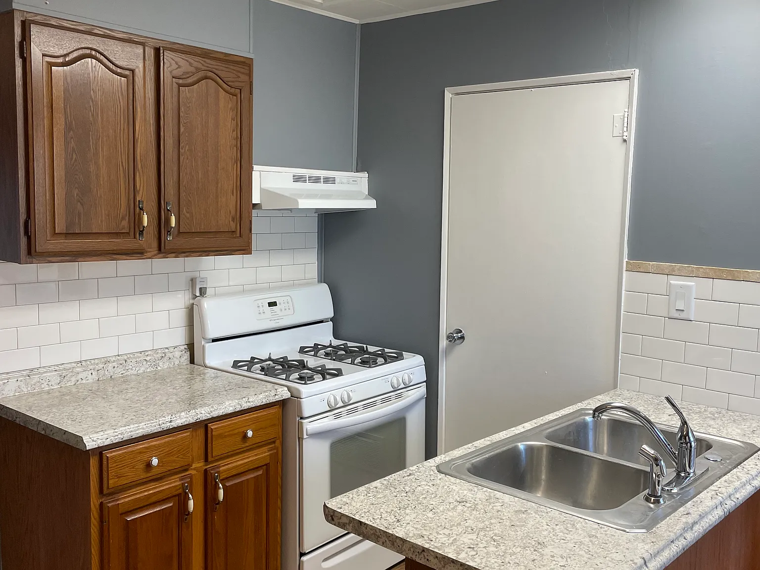 815 Kane St — Photo 2