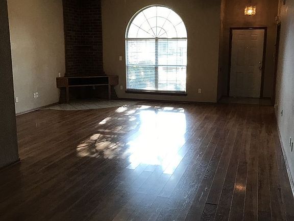 2nd image of 1624 Briarcreek