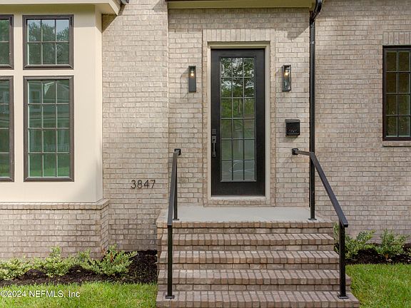 3rd image of 3847 BOONE PARK Avenue