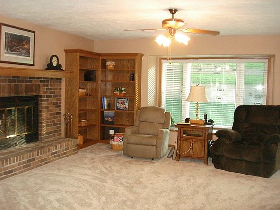 3rd image of 3110 Knollwood Ct