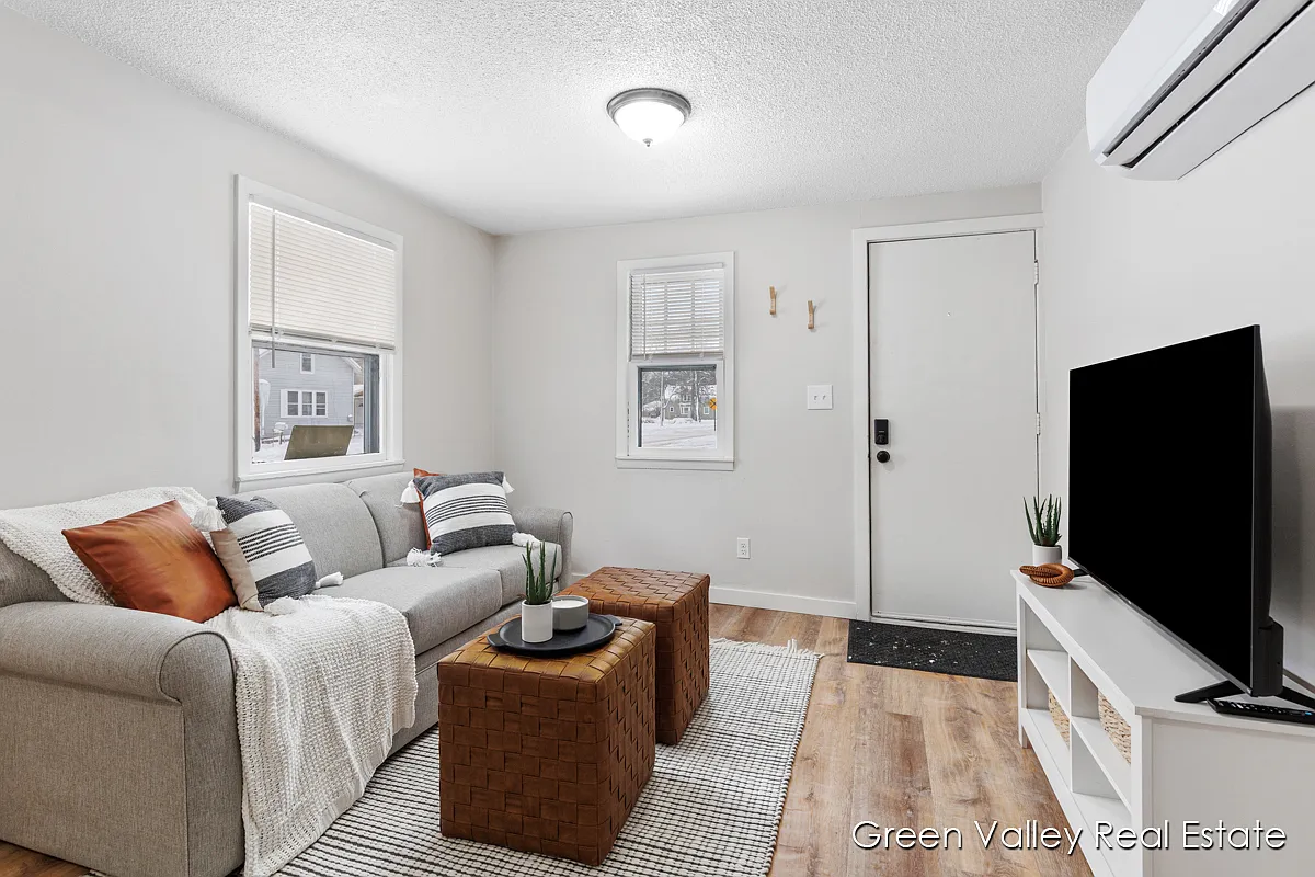 1543 Beidler St — Photo 1