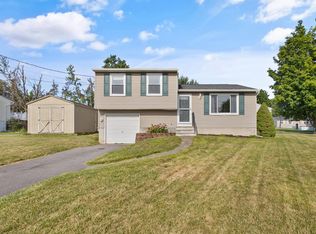 8245 Elaine Cir, Liverpool, NY 13090