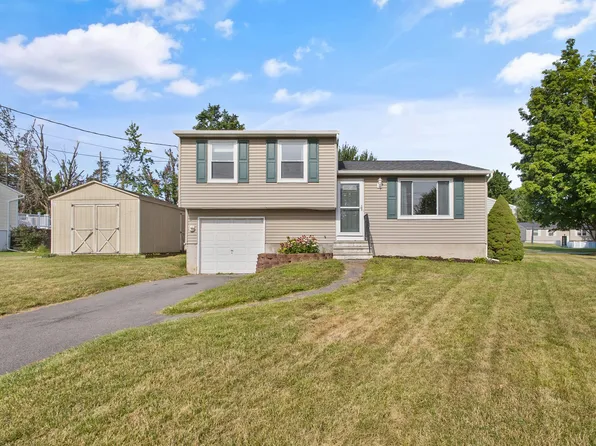 8245 Elaine Cir, Liverpool, NY 13090