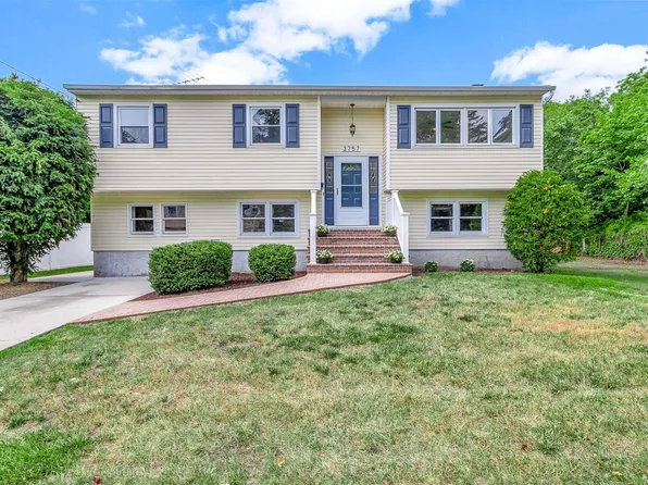 3757 Waverly Avenue, Seaford, NY 11783