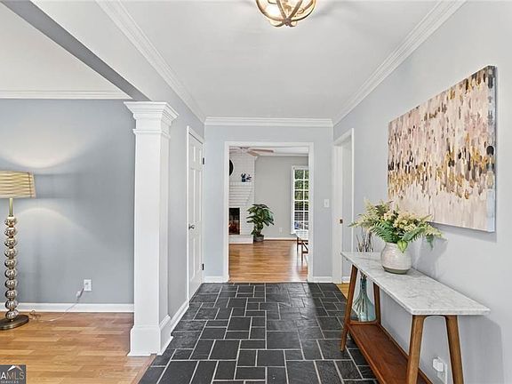 5th image of 5513 N Peachtree Rd