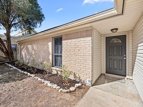 2nd image of 810 Hidden Canyon Rd