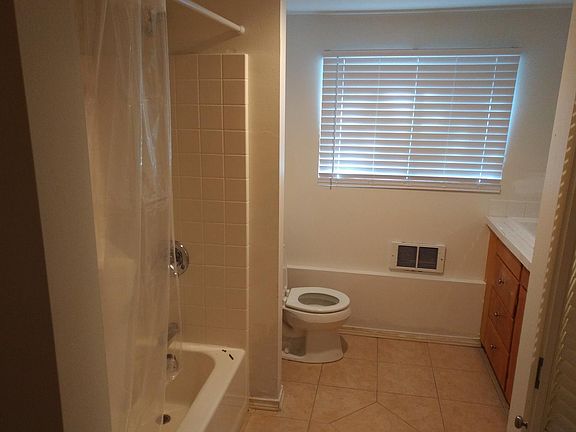 5th image of 1314 Bellevue Way SE #A