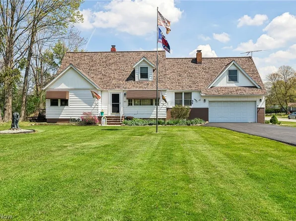 483 Som Center Rd, Mayfield Village, OH 44143