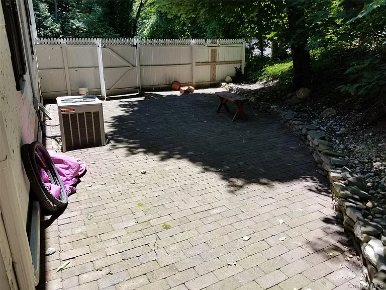 415 Myrtle Ave — Photo 10