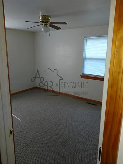 413 Fieldcrest Dr — Photo 7