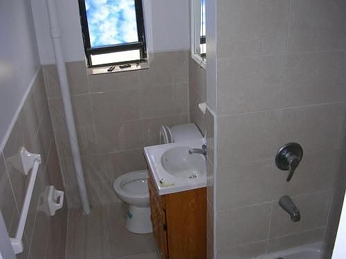 2nd image of 454 W 54th St