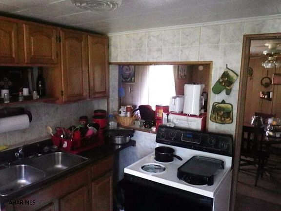 4th image of 120 Lantzy Ave