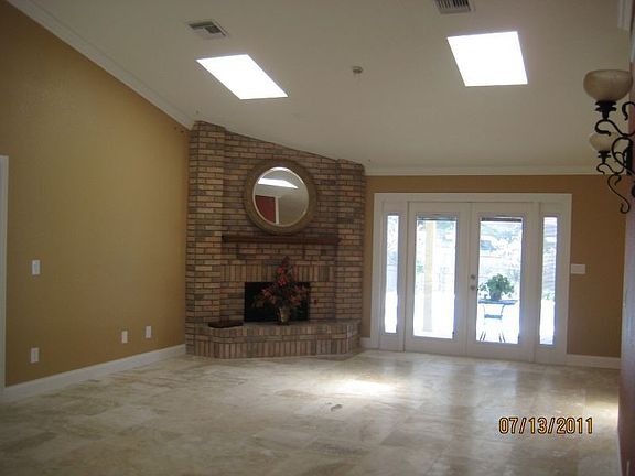 2nd image of 393 Haverlake Cir