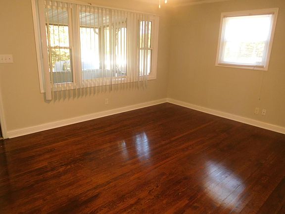 3rd image of 2455 Jamaica Ln