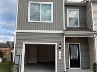 64 Cranston Ct, Falling Waters, WV 25419