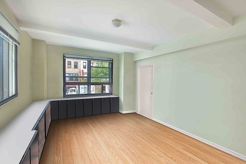 2nd image of 249 8th Ave #2H