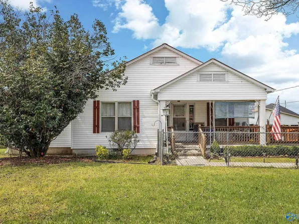 1006 Carlisle St, Albertville, AL 35951