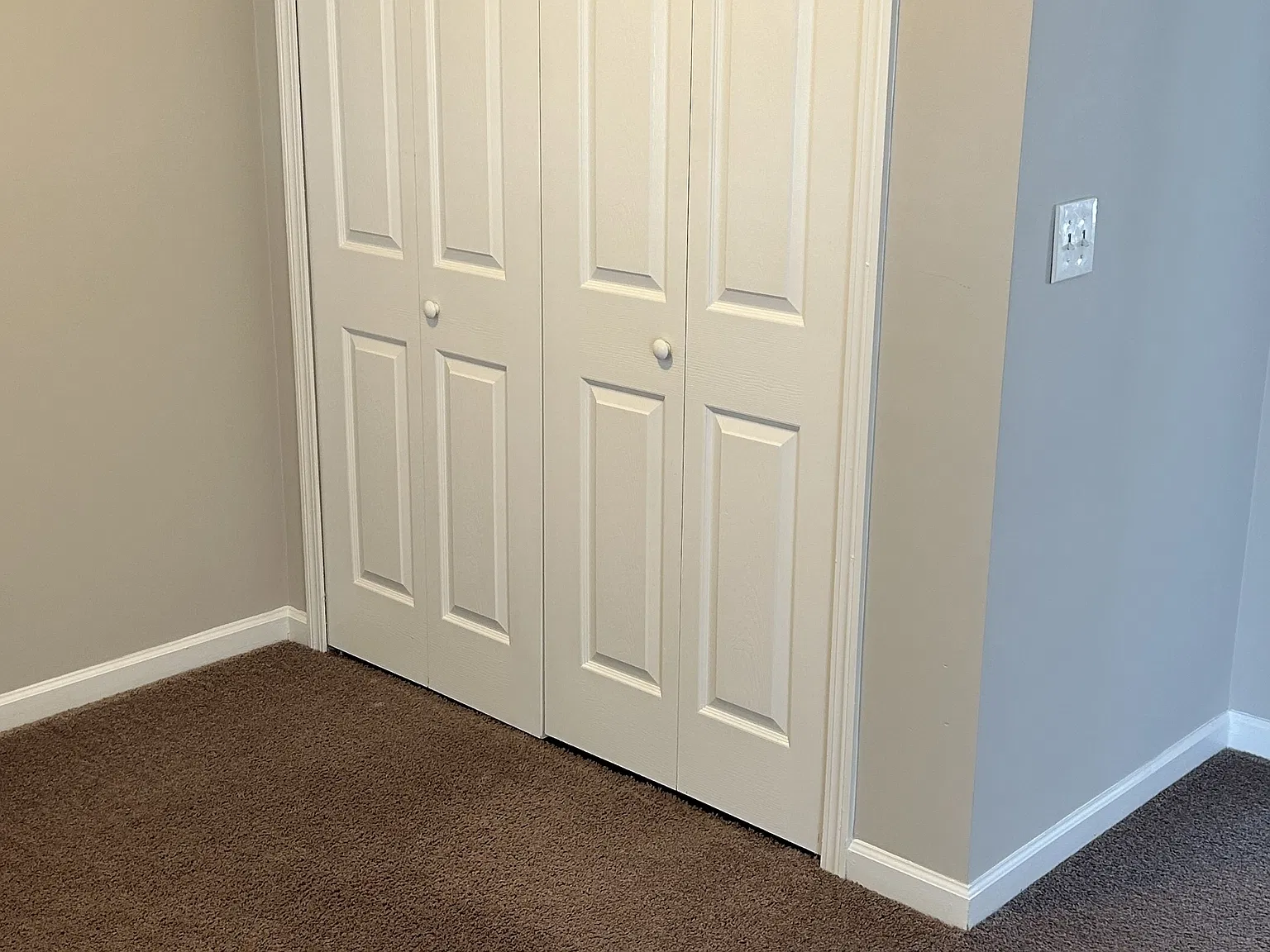 99 Eagle Glen Drive - 1 — Photo 3