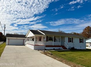 246 Valley View Rd, La Follette, TN 37766