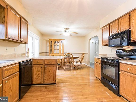 3rd image of 12247 Cedarwood Dr