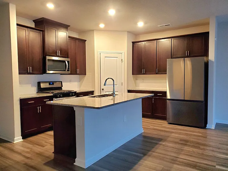 6905 Bedrock Rd — Photo 1