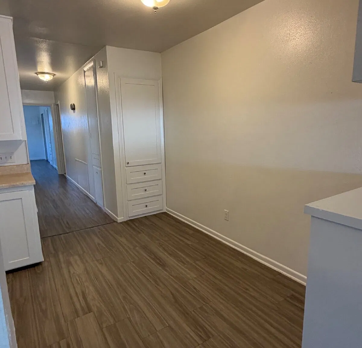 2 bed, 1.0 bath, 1073 sqft, $995 — Photo 4
