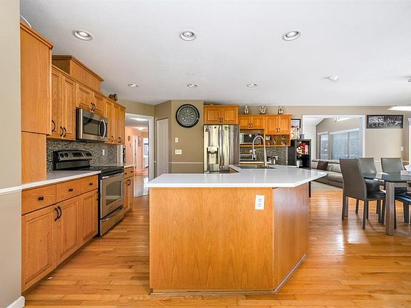 5th image of 12753 261st St