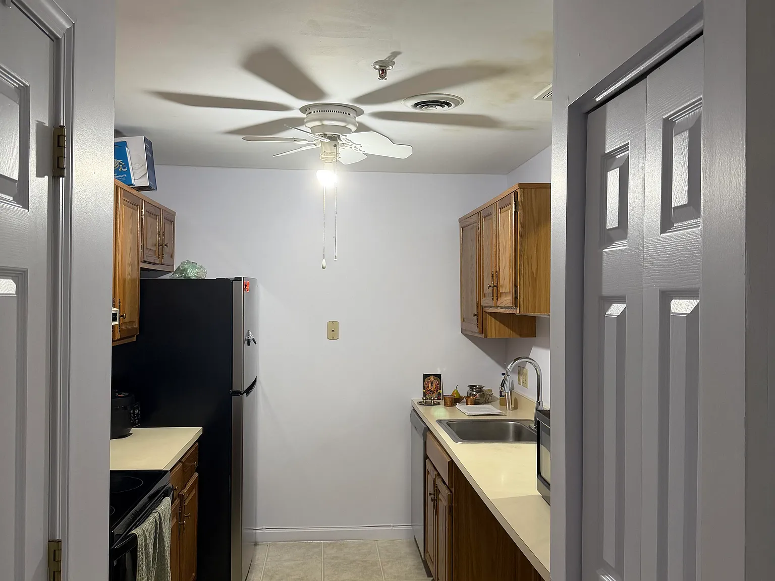 2 bed, 1100 sqft, $2,300 — Photo 2