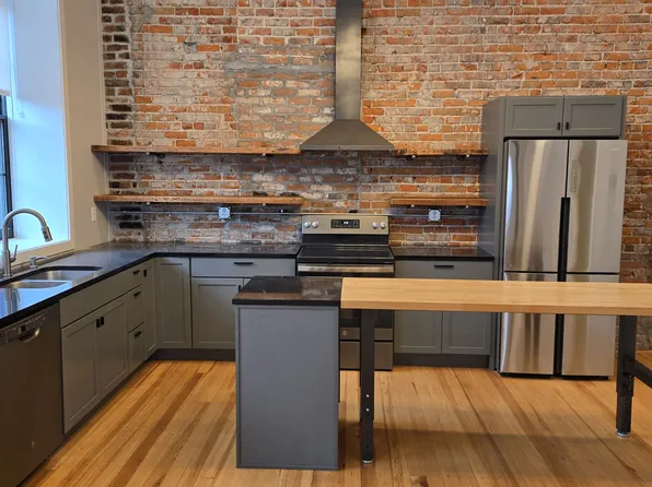 218 N Locust St APT 203, Grand Island, NE 68801