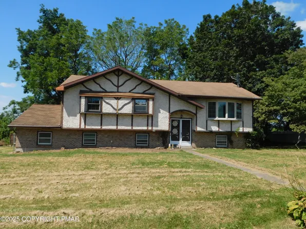 7571 Richard Ln, Bath, PA 18014