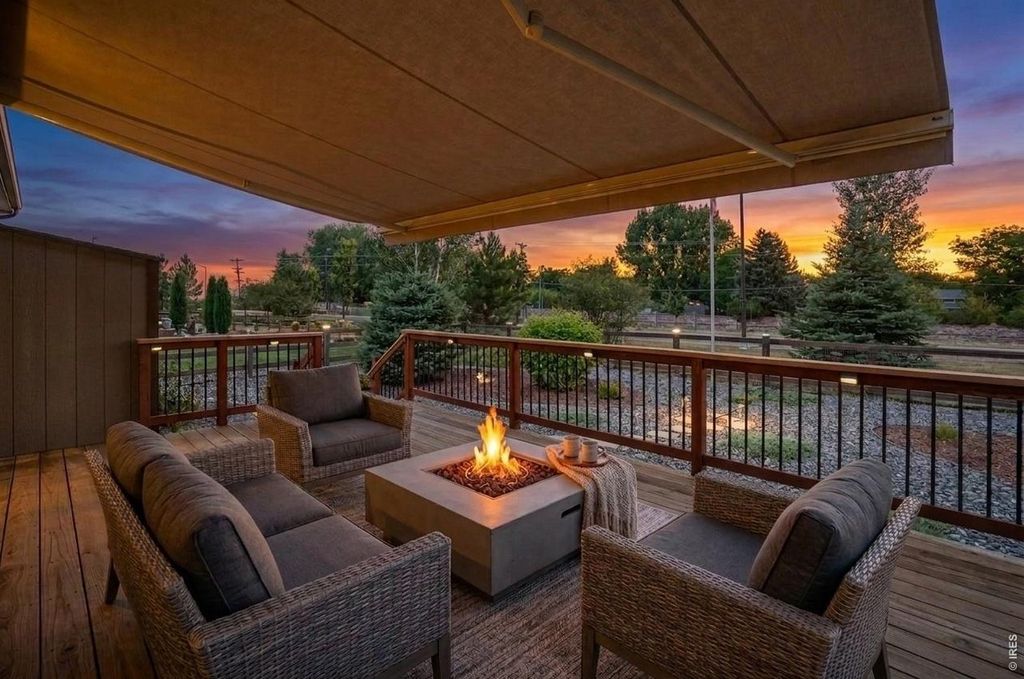 3975 Sand Beach Lake Ct