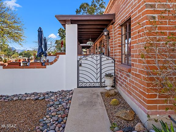 3rd image of 452 S La Canada Dr Unit D