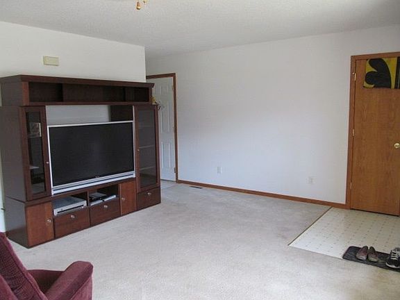 5th image of 612 Eastwood Dr