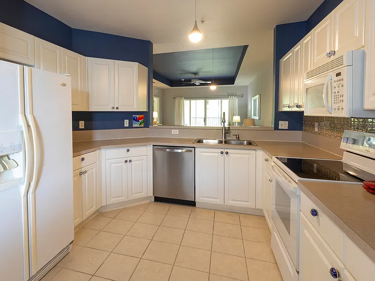 7815 Regal Heron Cir #301 — Photo 8