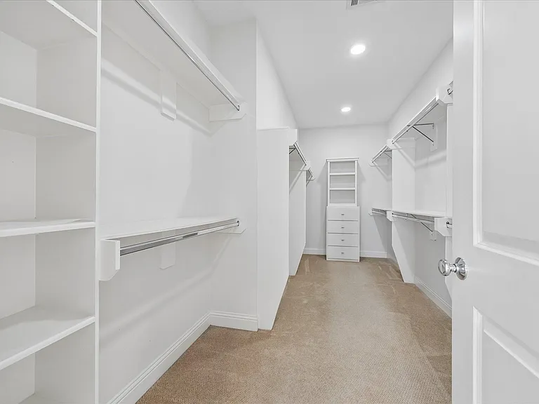 734 W 20th St #A — Photo 15