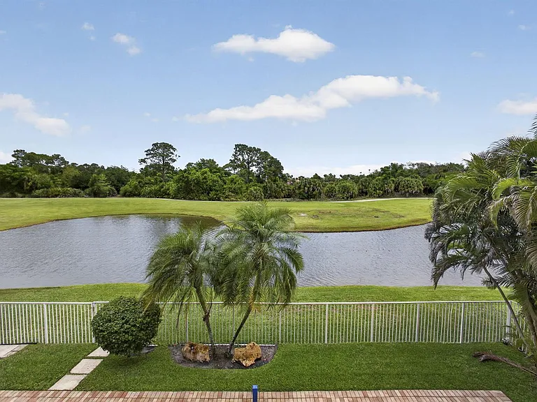 1724 Annandale Cir — Photo 50