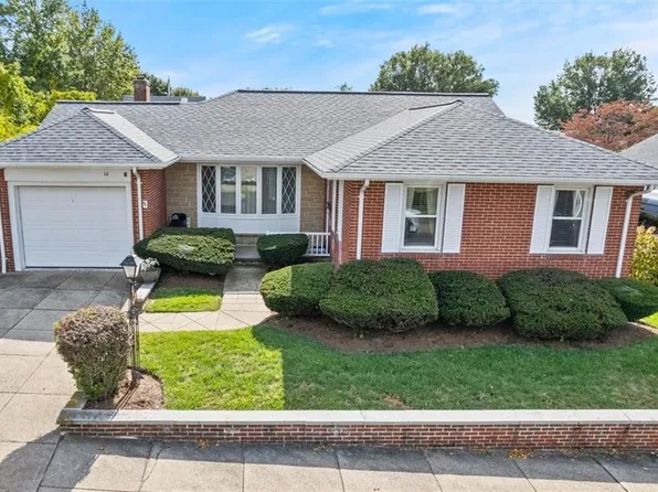 14 Stonelaw Ave, Providence, RI 02908