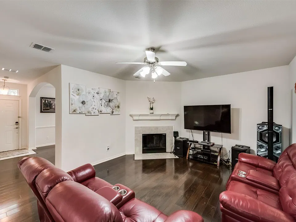 5312 Lake Garden Dr