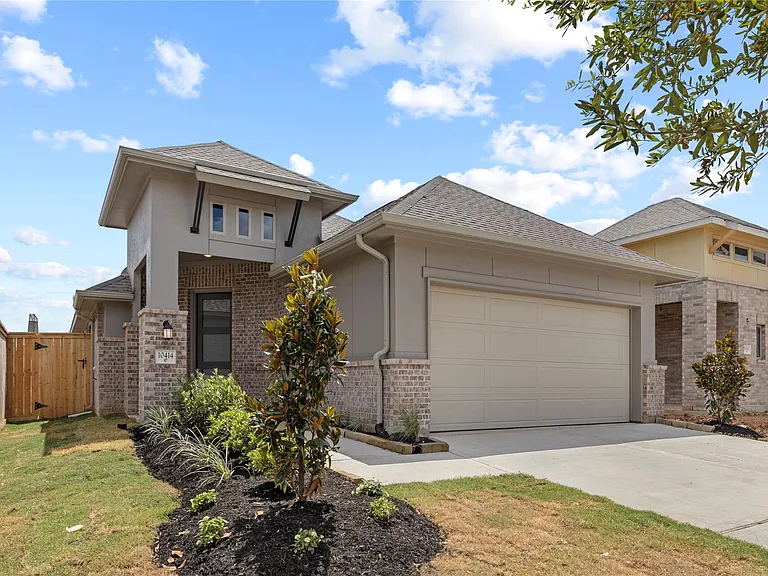 10414 Starfire Yellow Dr — Photo 3