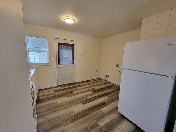 3rd image of 2713 Hefner St
