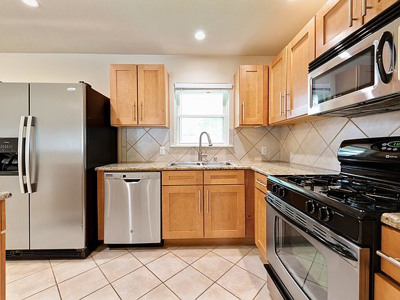 4th image of 1106 W Saint Johns Ave