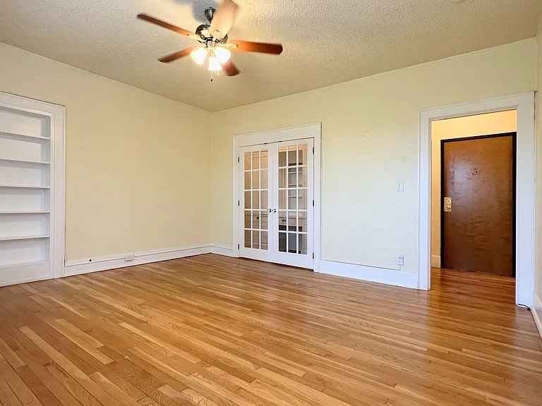 Marcella Apartments — Photo 27