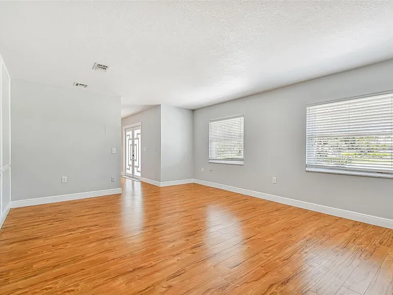 1302 Brandonwood Dr — Photo 15