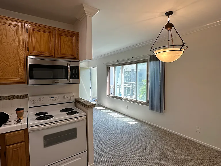 7754 Paseo Del Rey #6 — Photo 4